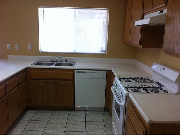 4th image of 2111 Candice Ave