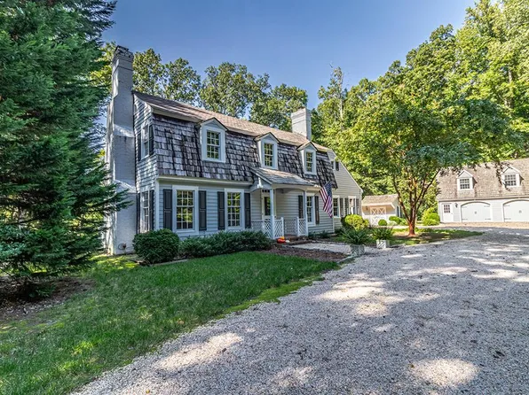 468 Glebe Rd, Irvington, VA 22480