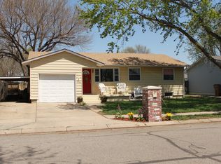 1216 E 25th Ave, Hutchinson, KS 67502