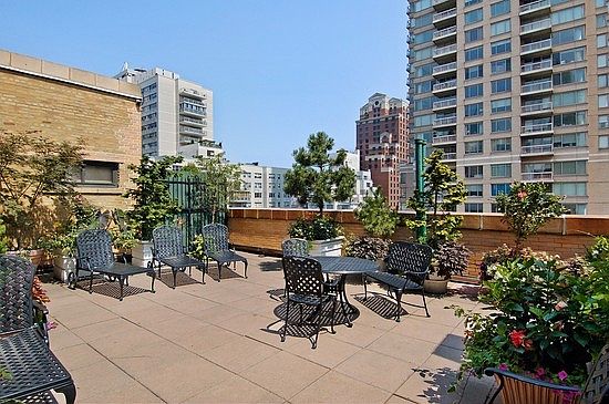 4th image of 210 E 68th St APT 12J