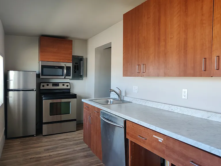 1611 1st St S #3 — Photo 2
