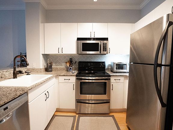 5th image of 1642 7th Ave Unit 124