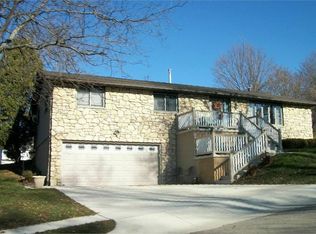 628 Enstrom Ct, Dubuque, IA 52001