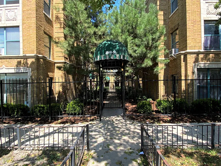 3154 W Wilson Ave #3S — Photo 1