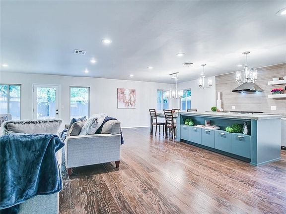 4th image of 1842 Westminster Pl