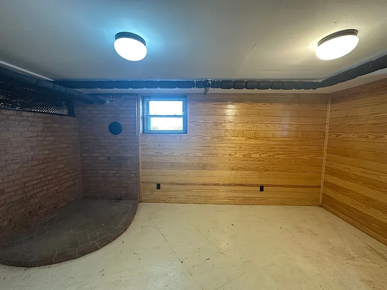 1321 Peaks St — Photo 32