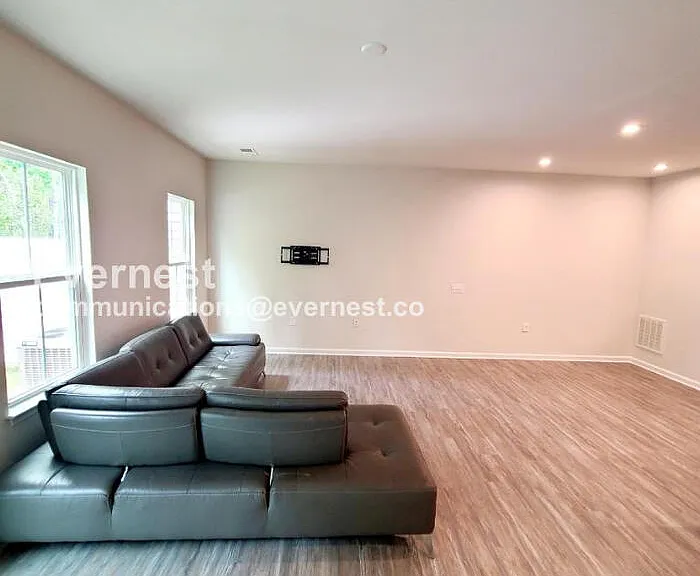 217 Capeside Ct — Photo 9