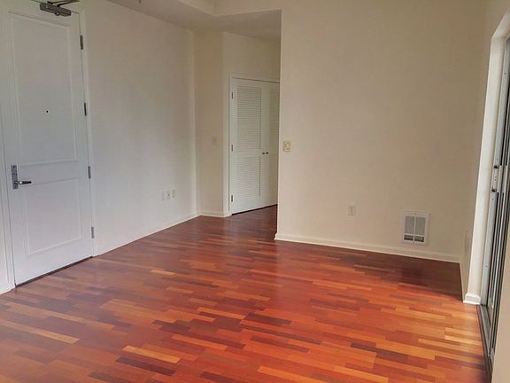 3rd image of 140 S Van Ness Ave Unit 1121