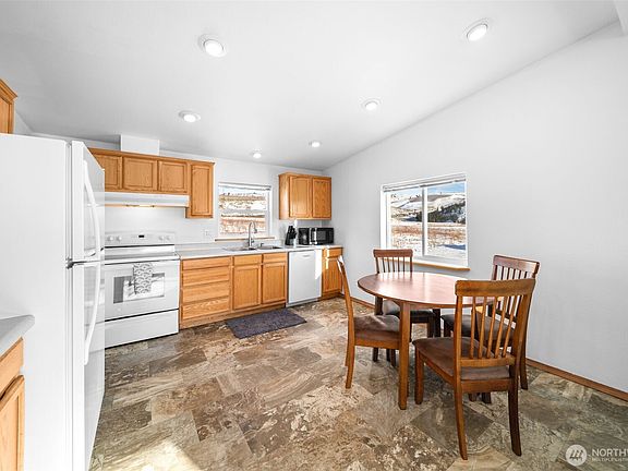 5th image of 565 Boyd Loop Rd