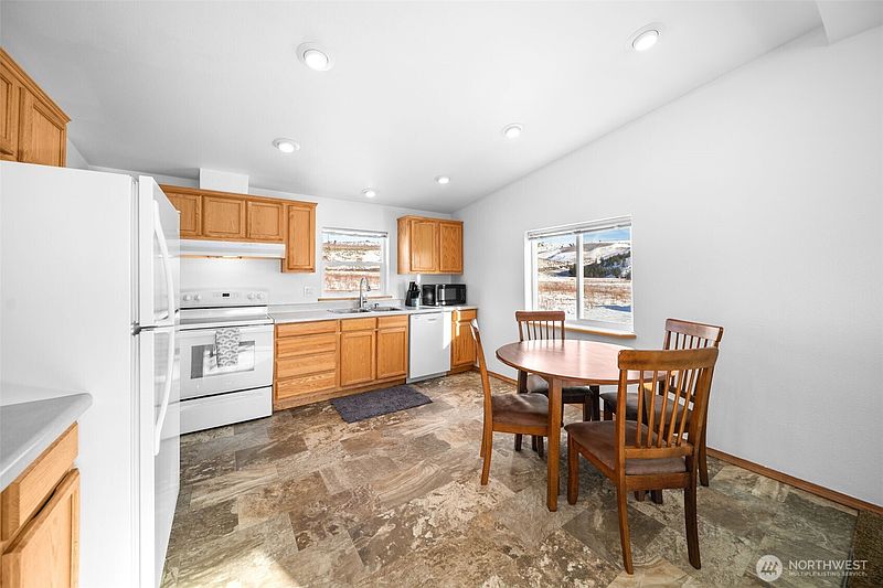 5th image of 565 Boyd Loop Rd