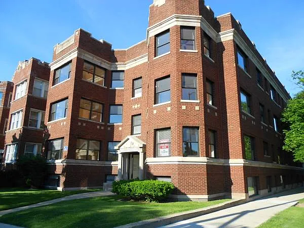 N Eastlake Ter, Chicago — Photo 1