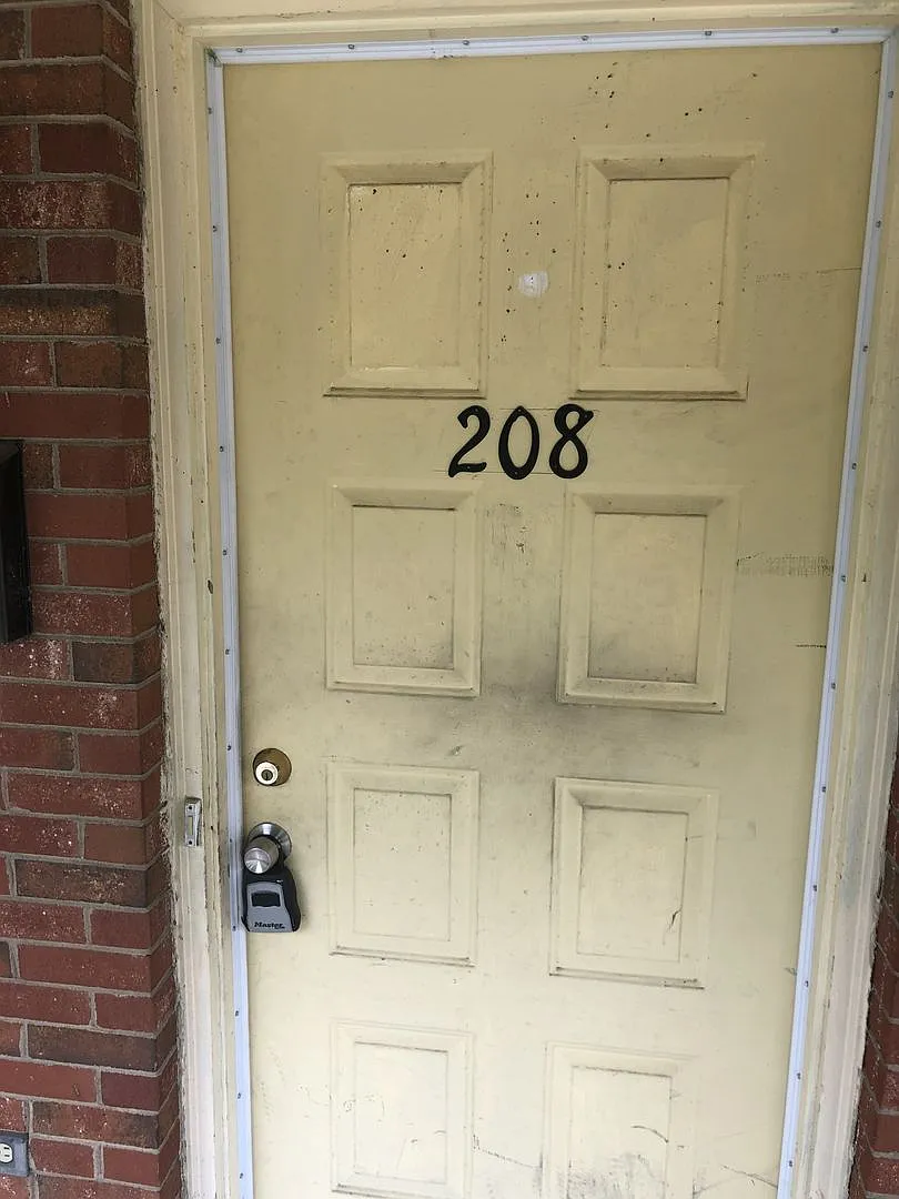Russell's Chester Duplexes — Photo 2