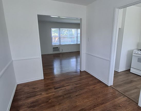 5th image of 722 S Old Ranch Rd APT B