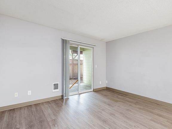 5th image of 2509 SE 109th Ave