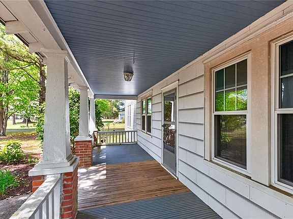 3rd image of 2736 Benefit Rd