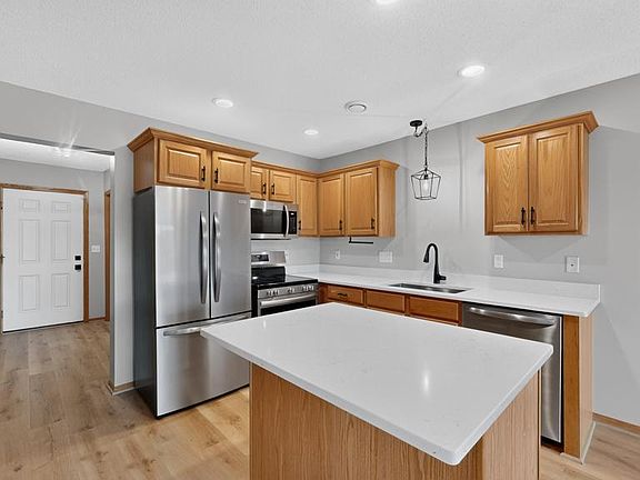 2nd image of 626 Pointe Ct SW