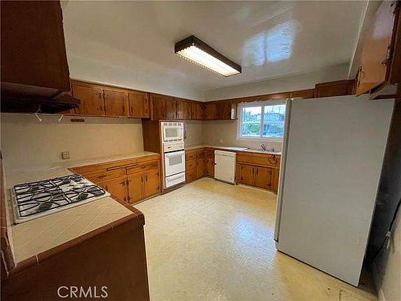 4th image of 529 Avenue F