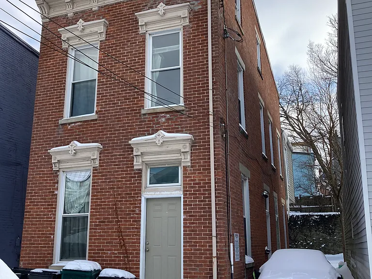 2314 Stratford Ave — Photo 1