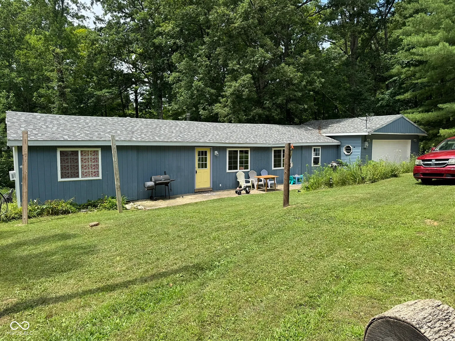 915 W Lakeview Dr photo 1