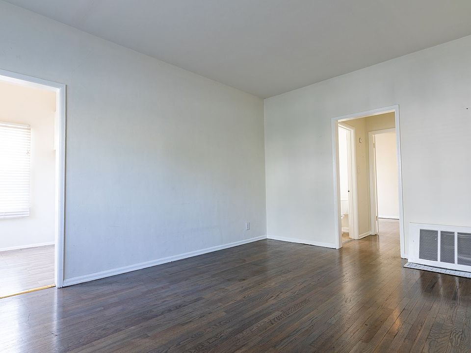 1st image of 963 N Doheny Dr #72397C98D