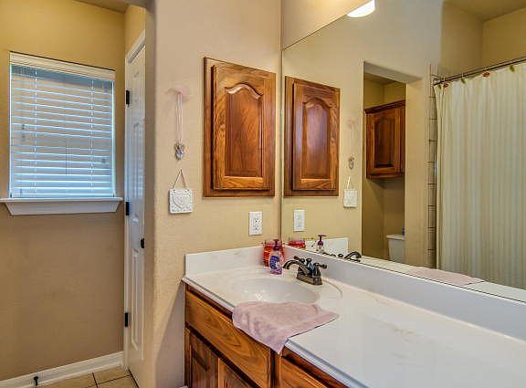 5th image of 2641 Fairwood Dr
