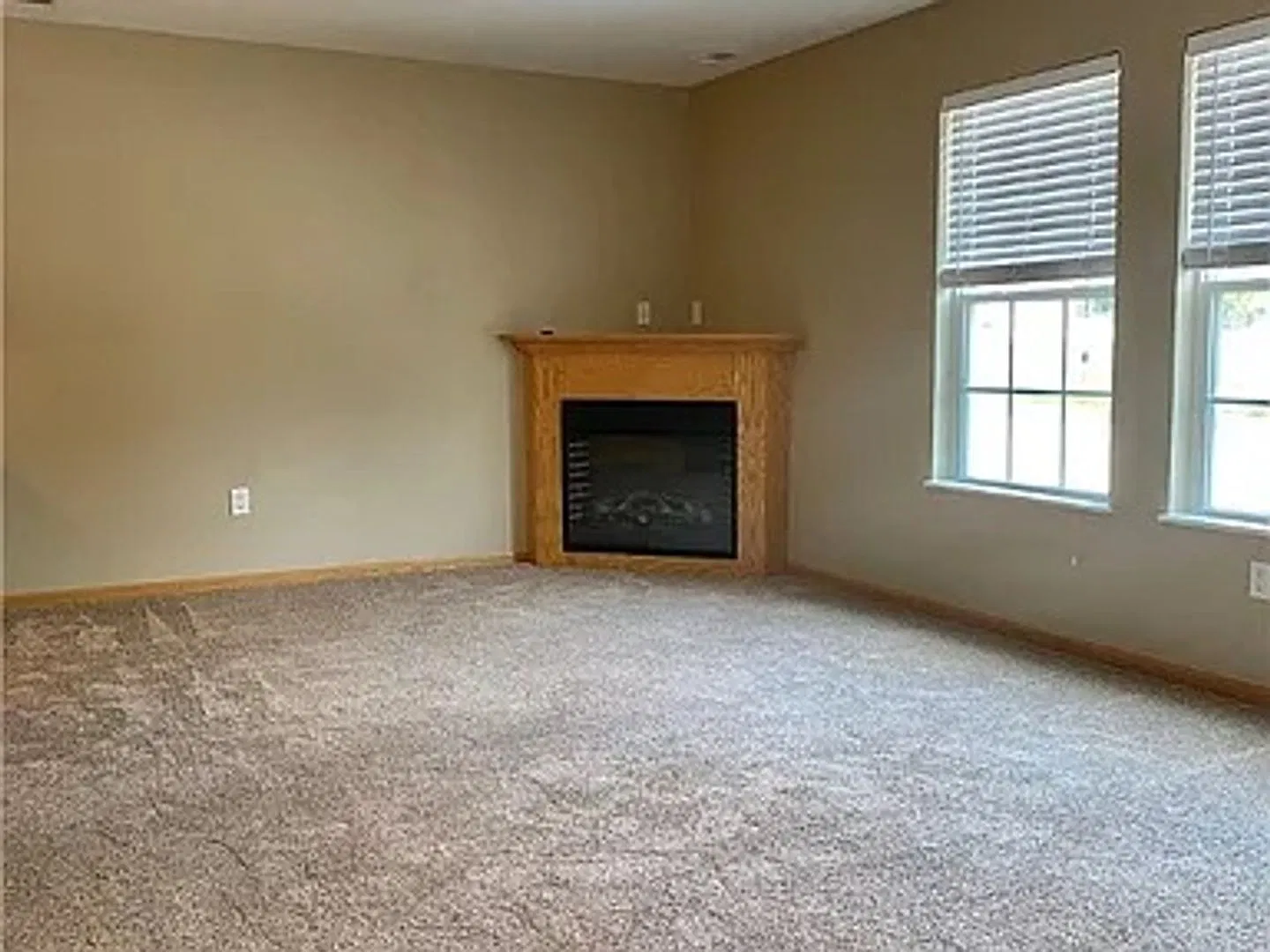 Townhouse for Rent! — Photo 2