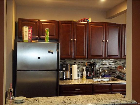4th image of 2 Wyndover Woods Ln APT 13