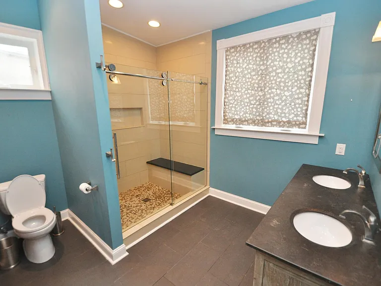 516 N Sheppard St — Photo 14