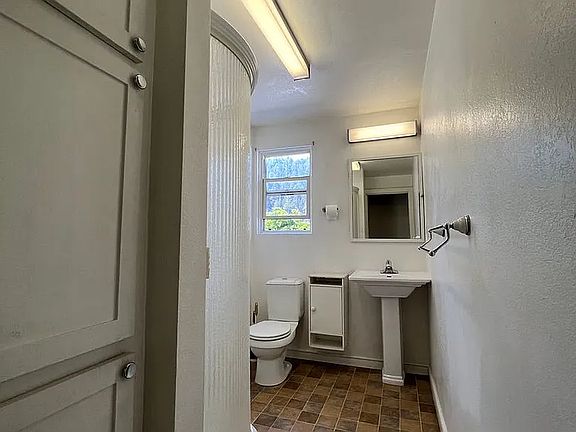 5th image of 20359 Sunnyside Way #4