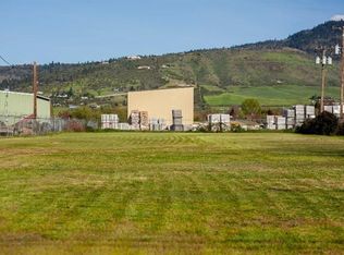 3364 Crater Lake Ave, Medford, OR 97504