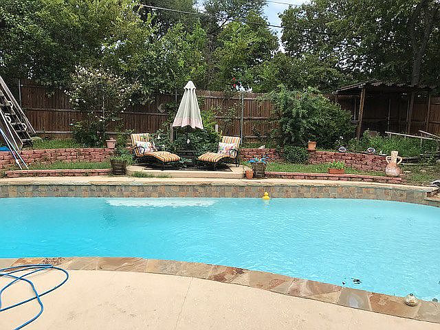 Gorgeous large pool