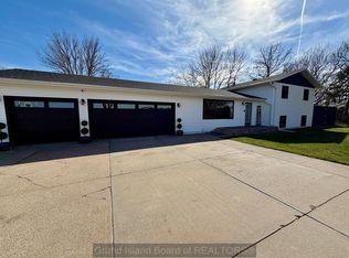 3329 Primrose Dr, Grand Island, NE 68801