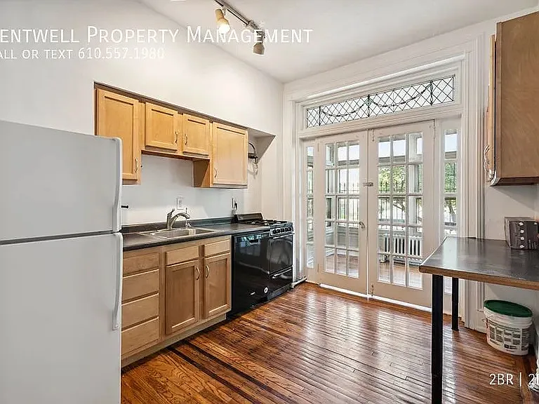 259 S 46th St #1 — Photo 9