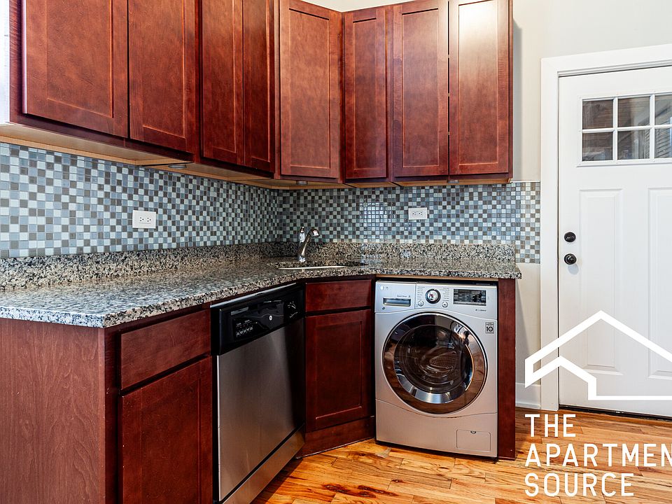 1st image of 645 W Oakdale Ave APT 1