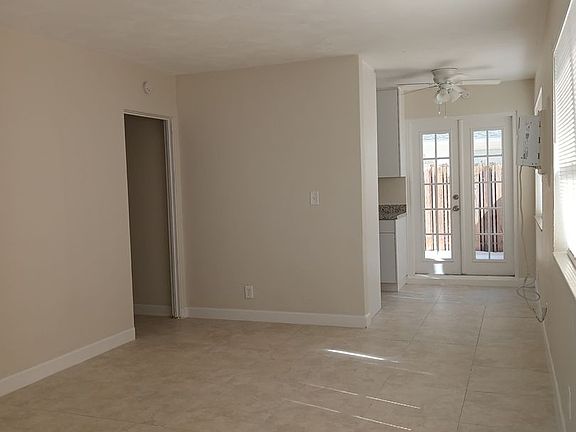 2nd image of 811 NE 40th St #811/1