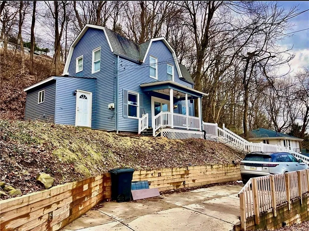 2 bed, 1016 sqft, $1,600 — Photo 1