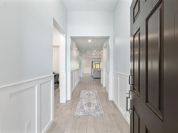 3rd image of 19692 SW 77th Loop