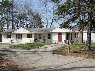 765 Springmill Rd, Highland, MI 48356