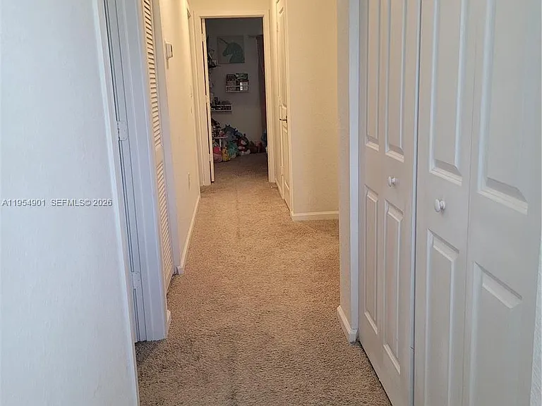 1015 SE 24th Ter #1015 — Photo 16