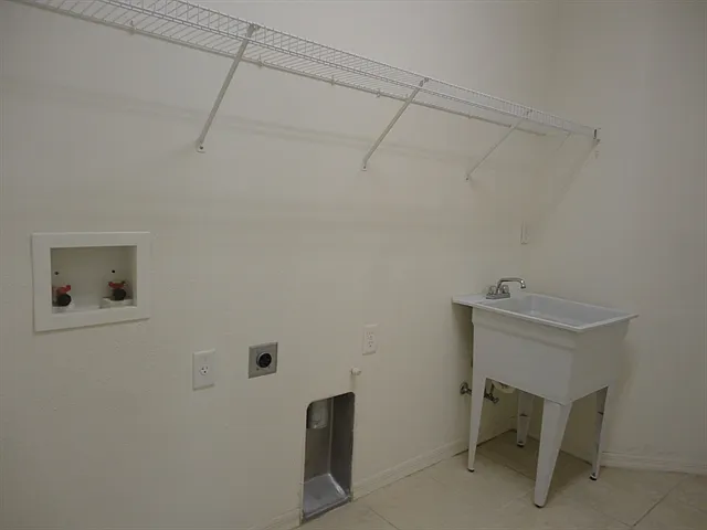 1128 Napolean Way — Photo 16