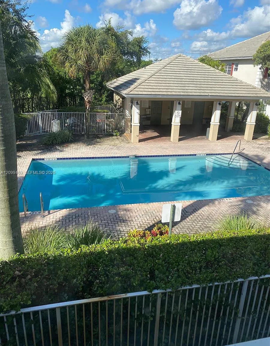 Park Place At Plantation — Photo 2