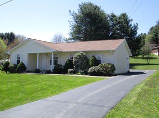 605 Parkwood Dr, Galax, VA 24333