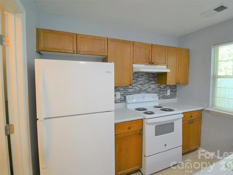 7539 Petrea Ln — Photo 8