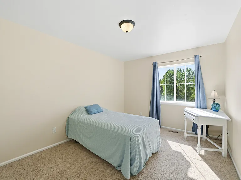 4579 Laurelglen Ln — Photo 9