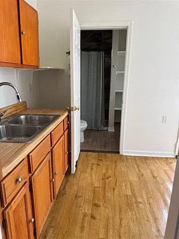 700 N Scott St — Photo 8