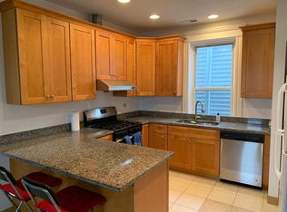 2900 S Quinn St #2F, Chicago, IL 60608
