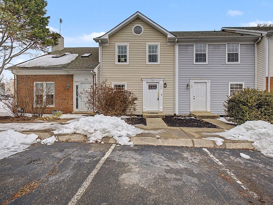 1st image of 105 Carriage Pl