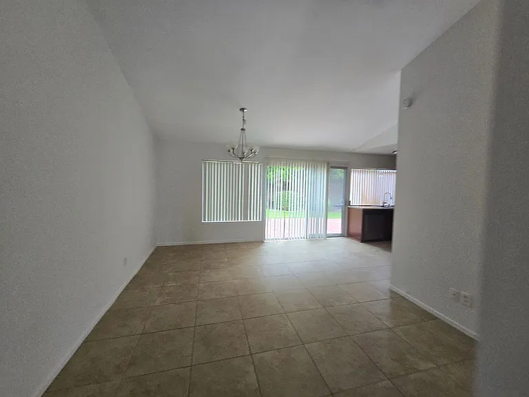 17832 Cardiff Cir — Photo 6