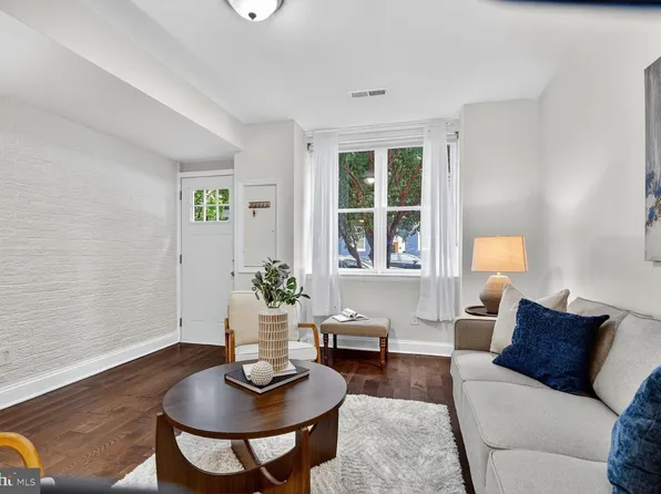 1027 6th St NE, Washington, DC 20002