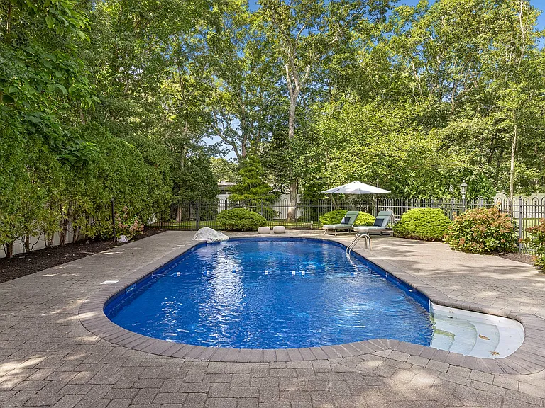 26 Squires Ave — Photo 25